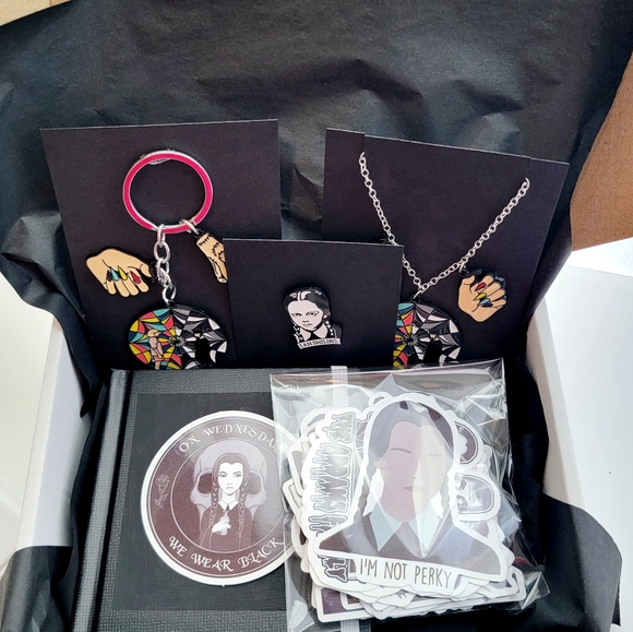 Wednesday Addams Gift Box - Picture 3 of 11
